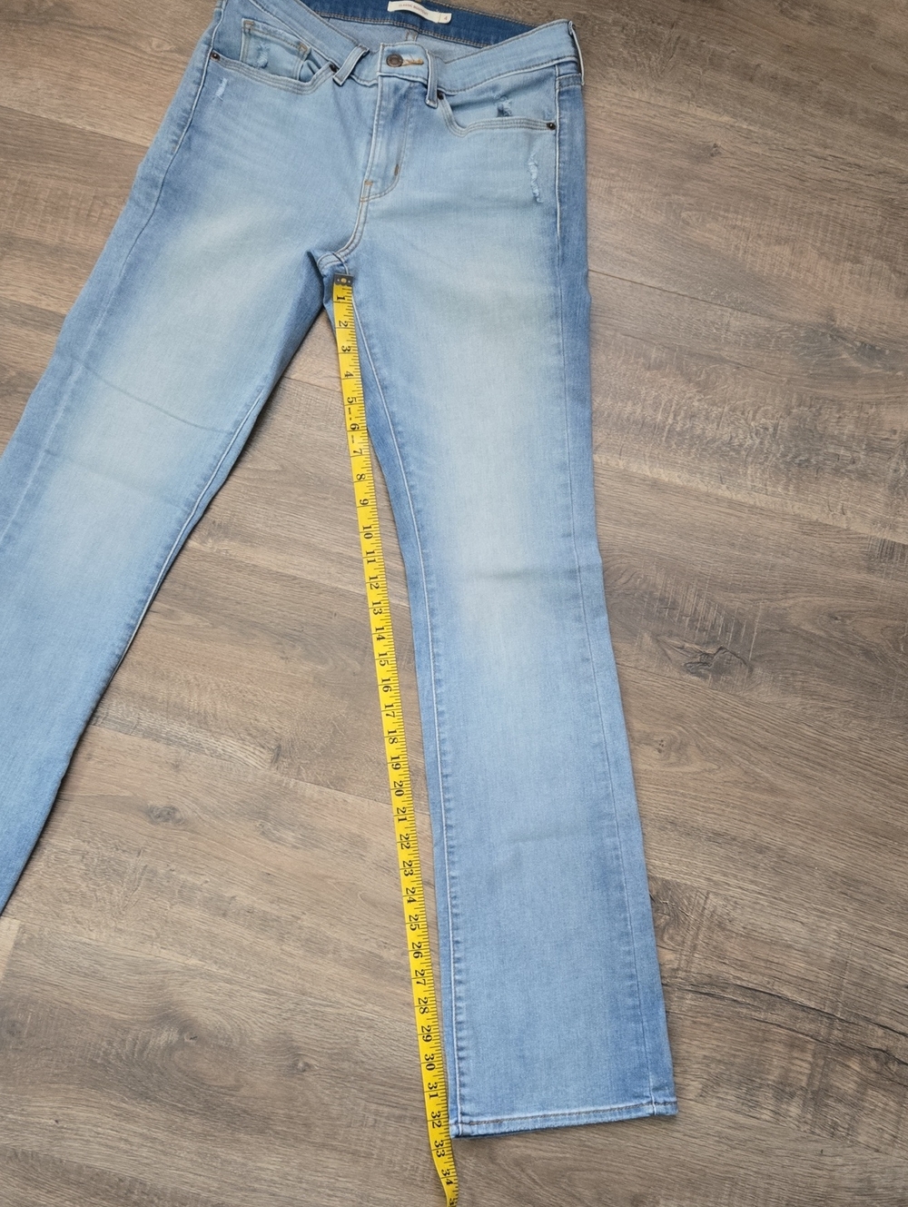 Levi's Women's Classic Bootcut Jeans Light Blue 4 Long Like New.